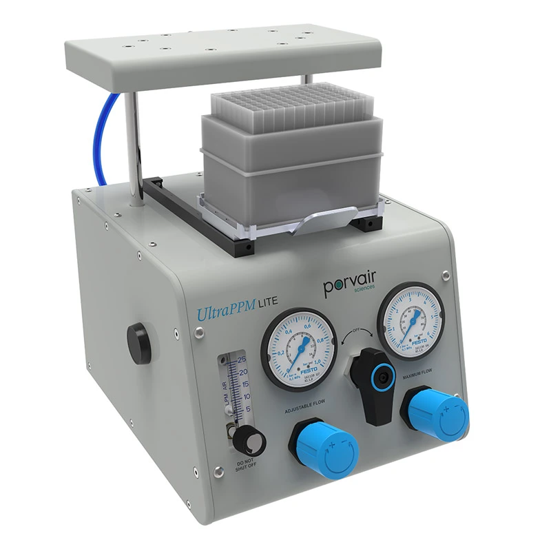 Frontansicht des UltraPPM-Lite Positive Pressure Manifolds von Porvair